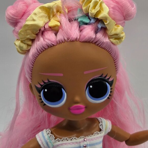 LOL Surprise OMG Series 4.5 Sunshine Gurl Fashion Doll & Accessories - Picture 2 of 8